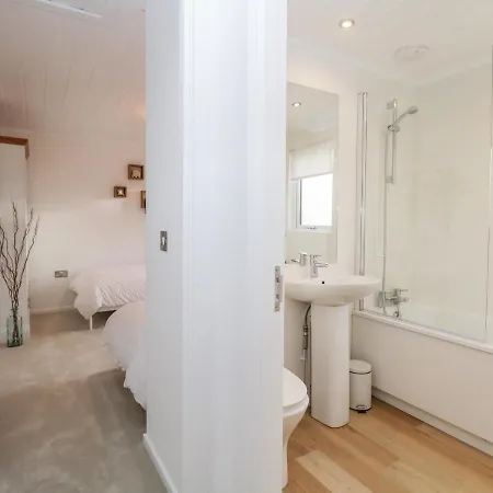 Semesterbostad Hollytree